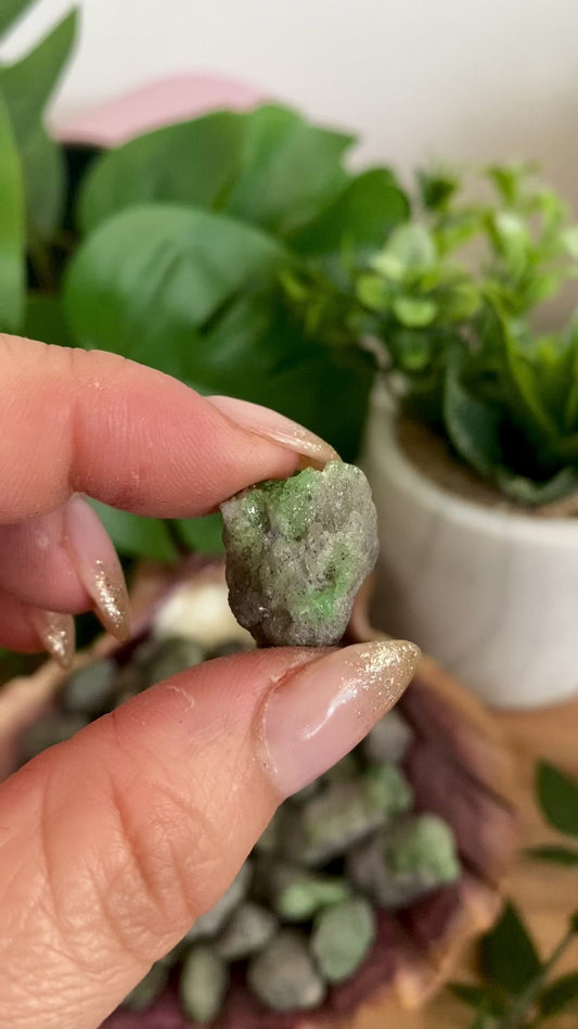 Tsavorite - Raw