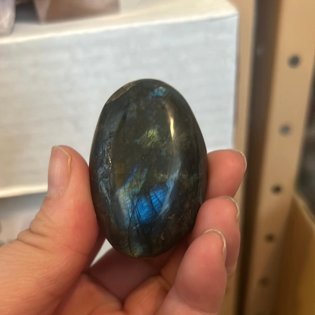 Labradorite Palmstone